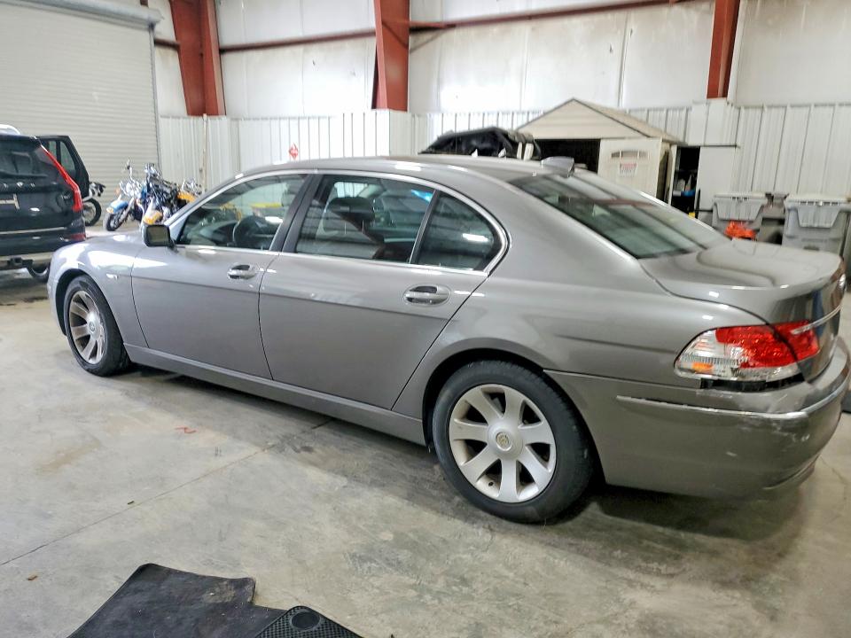 Photo 2 from auction – 2006 BMW 750 with VIN WBAHN83596DT28428