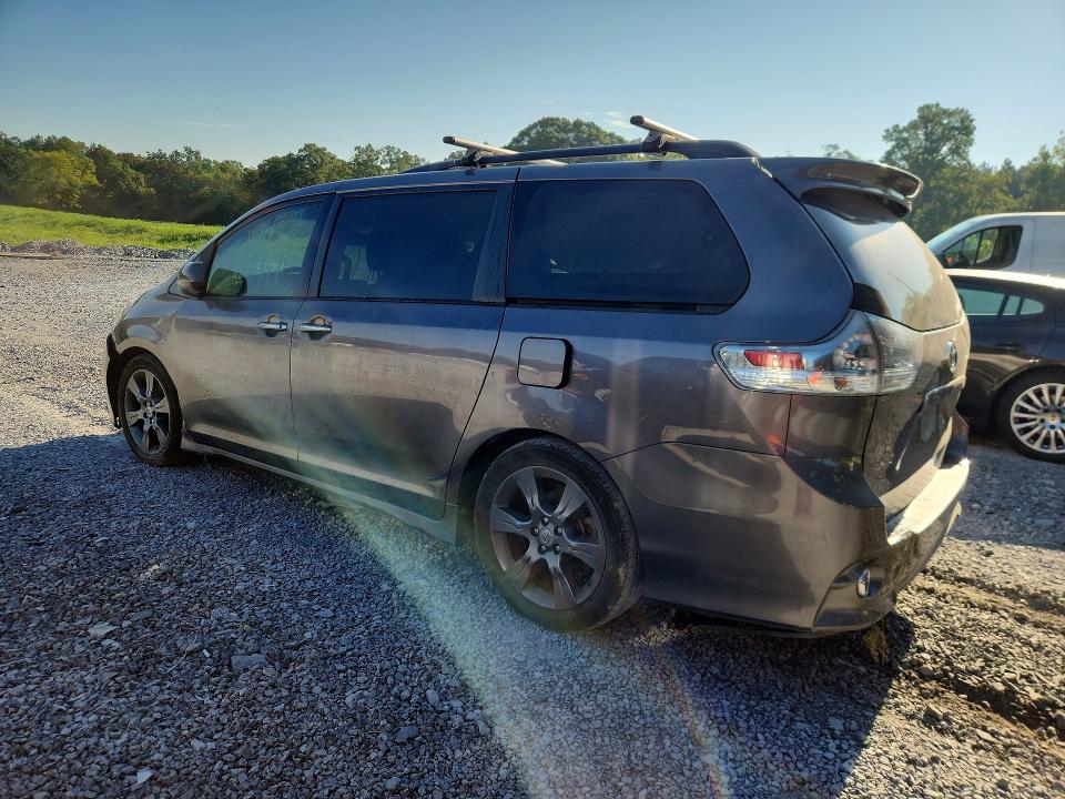 Photo 2 from auction – 2016 TOYOTA SIENNA with VIN 5TDXK3DC1GS751114