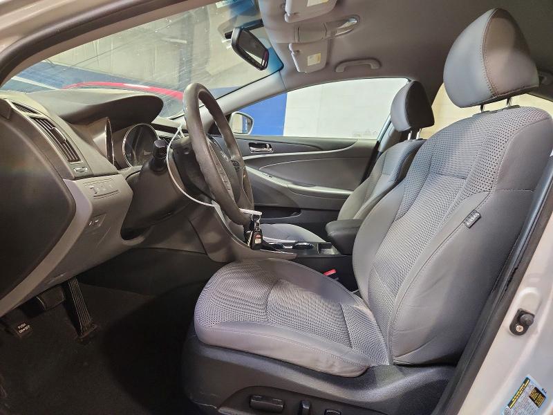 Photo 7 from auction – 2011 HYUNDAI SONATA with VIN 5NPEB4AC5BH230929