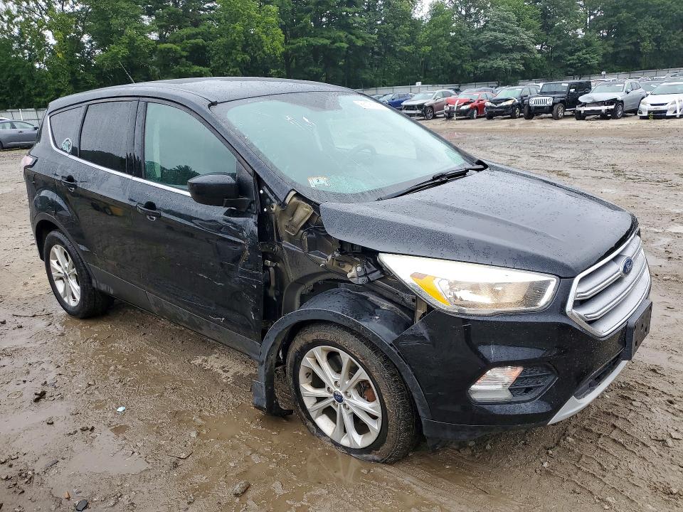 Photo 4 from auction – 2017 FORD ESCAPE with VIN 1FMCU9GD4HUD98862