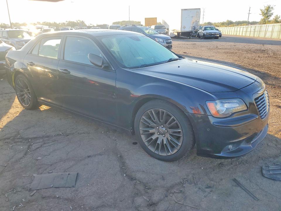 Снимка 4 от търг – 2013 CHRYSLER 300C с VIN 2C3CCADT9DH691114