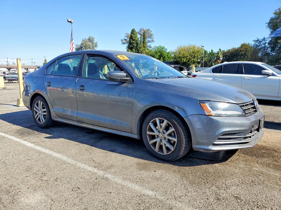 Photo 4 from auction – 2018 VOLKSWAGEN JETTA with VIN 3VW167AJ6JM232553