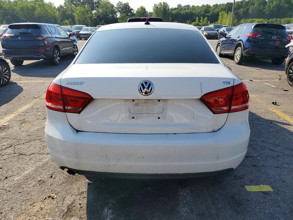 Photo 6 from auction – 2014 VOLKSWAGEN PASSAT with VIN 1VWAT7A30EC039803