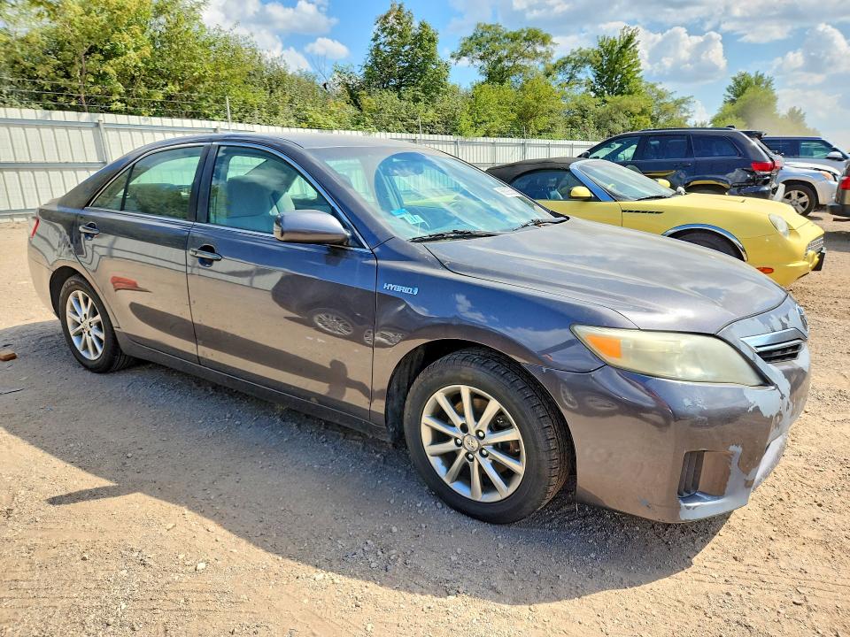 Zdjęcie 4 z aukcji – 2011 TOYOTA CAMRY z VIN 4T1BB3EK3BU132983