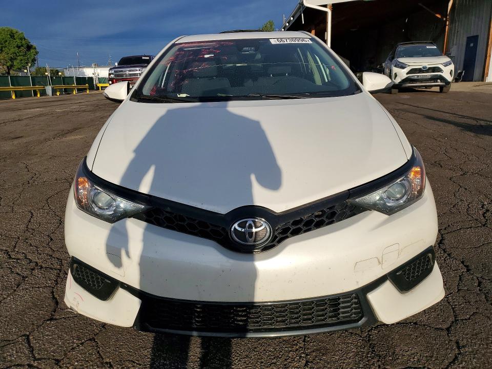 Снимка 5 от търг – 2018 TOYOTA COROLLA IM с VIN JTNKARJE4JJ555805
