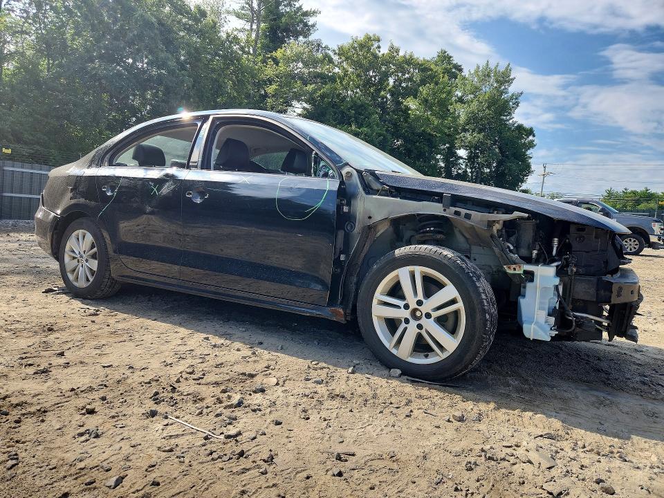 Photo 4 from auction – 2015 VOLKSWAGEN JETTA with VIN 3VW3A7AJXFM321301