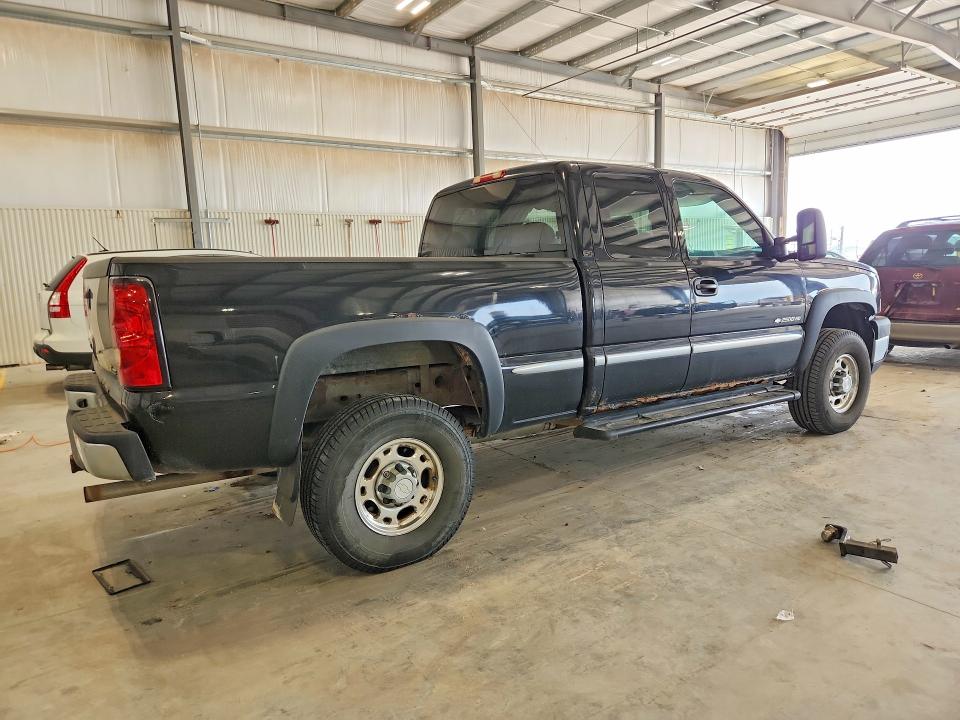 Photo 3 from auction – 2006 CHEVROLET SILVERADO with VIN 1GCHK29U16E284068
