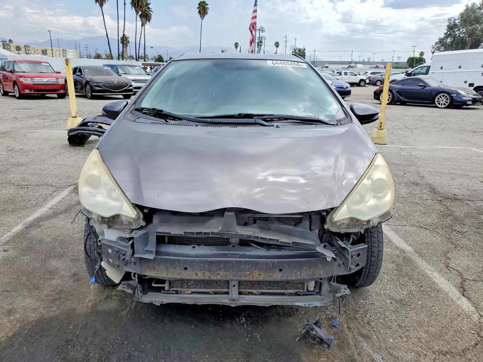 Photo 5 from auction – 2013 TOYOTA PRIUS C with VIN JTDKDTB33D1554302
