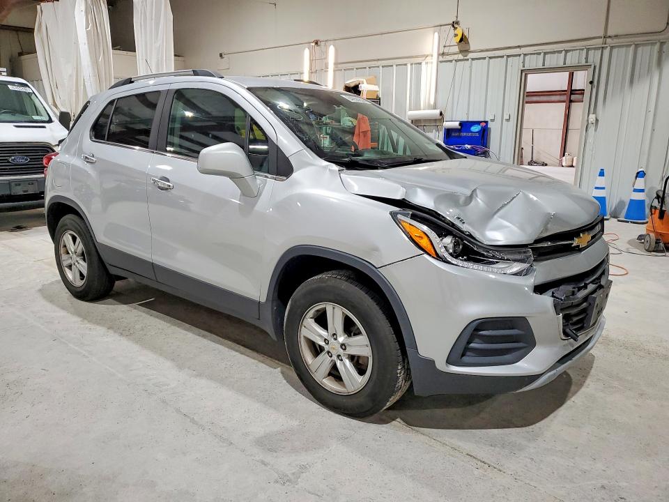 Photo 4 from auction – 2018 CHEVROLET TRAX with VIN KL7CJPSB4JB688105