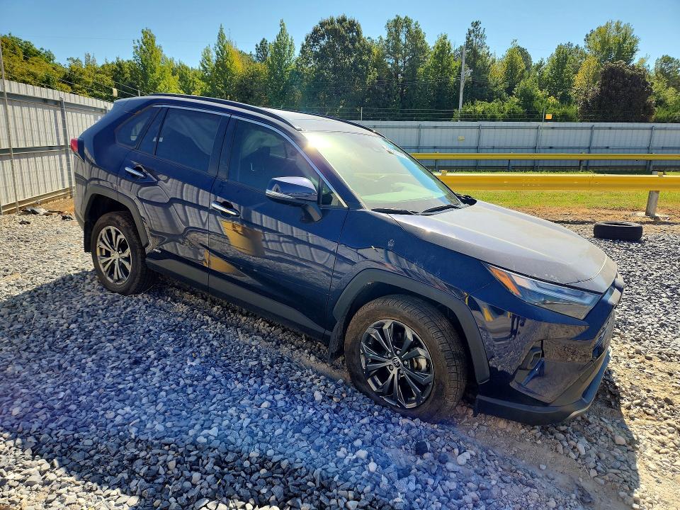 Photo 4 from auction – 2024 TOYOTA RAV4 with VIN JTMD6RFV8RD146739