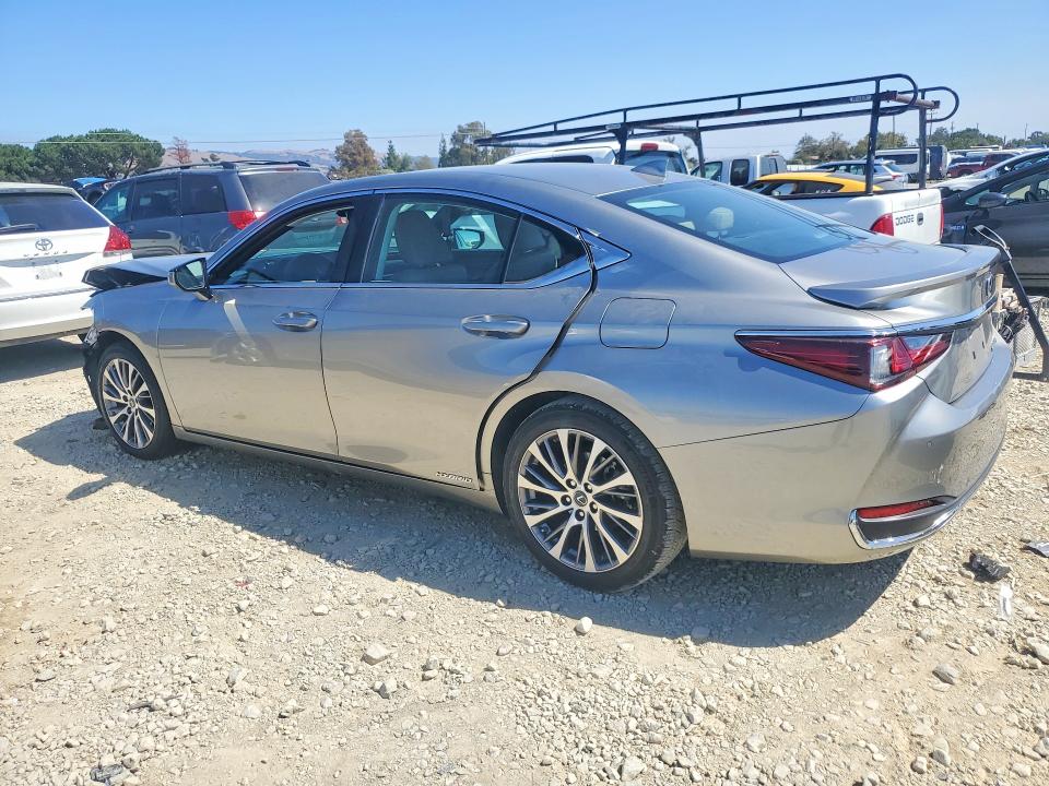 Photo 2 from auction – 2021 LEXUS ES with VIN 58ADA1C19MU002518