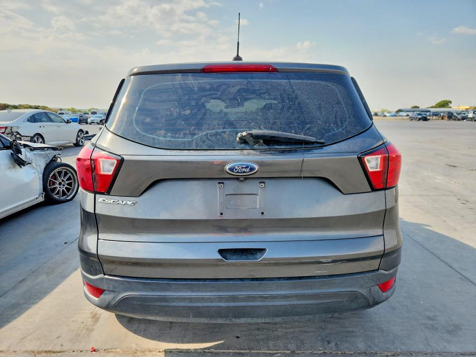 Photo 6 from auction – 2019 FORD ESCAPE with VIN 1FMCU0F78KUB58180