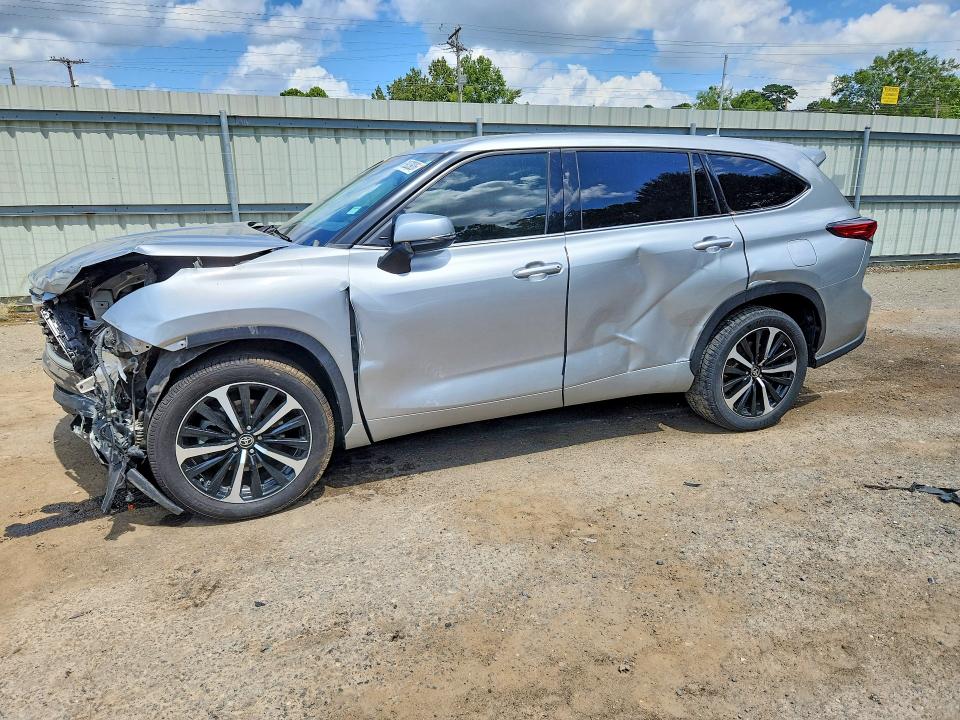 2021 TOYOTA HIGHLANDER - Търг №61923926