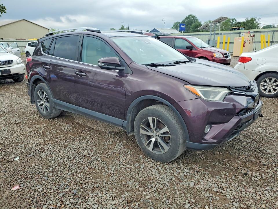 Photo 4 from auction – 2017 TOYOTA RAV4 with VIN 2T3RFREVXHW559769