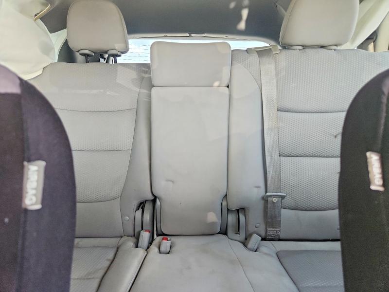 Photo 10 from auction – 2011 KIA SORENTO with VIN 5XYKT4A20BG046805