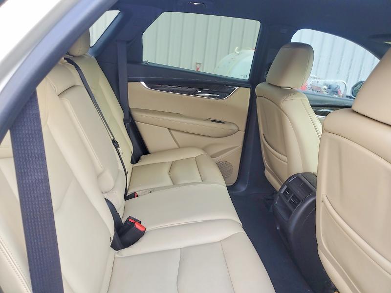 Photo 11 from auction – 2017 CADILLAC XT5 with VIN 1GYKNARSXHZ117932