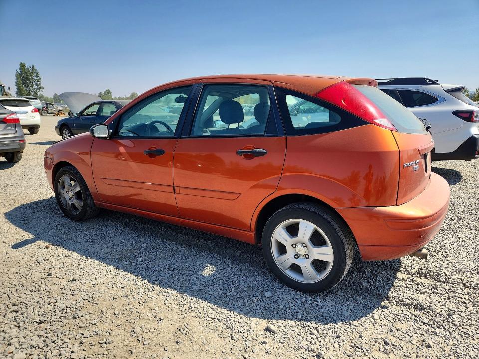 Photo 2 from auction – 2005 FORD FOCUS with VIN 3FAFP37N55R103002