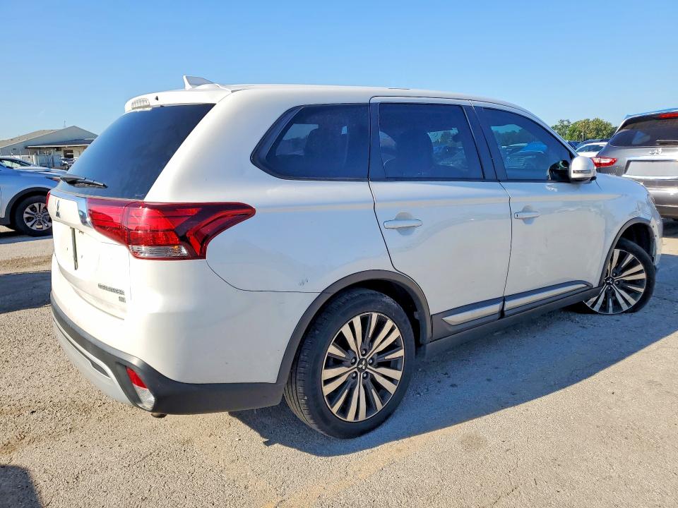 Photo 3 from auction – 2019 MITSUBISHI OUTLANDER with VIN JA4AD3A35KZ003987