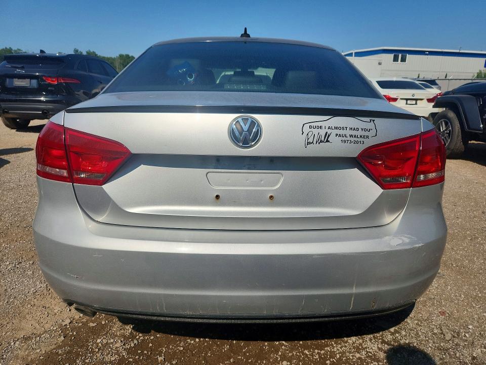 Photo 6 from auction – 2015 VOLKSWAGEN PASSAT with VIN 1VWBS7A33FC018291