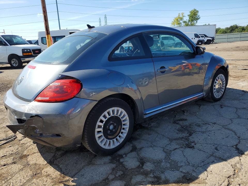 Photo 3 from auction – 2014 VOLKSWAGEN BEETLE with VIN 3VWJX7AT7EM631086