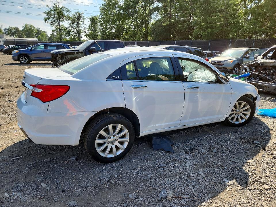 Zdjęcie 3 z aukcji – 2014 CHRYSLER 200 z VIN 1C3CCBCG6EN158124
