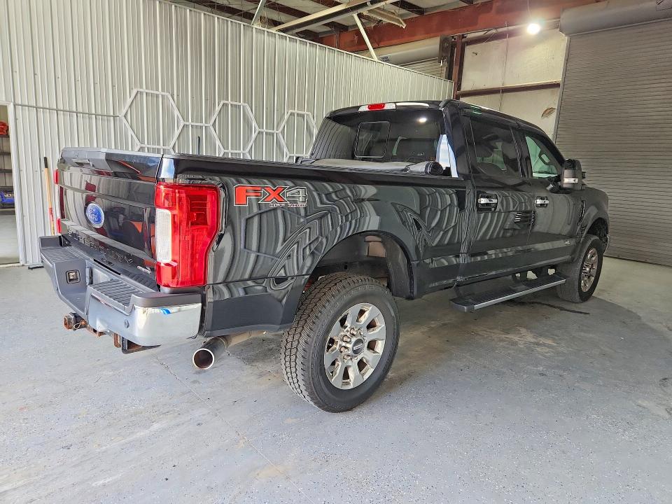 Photo 3 from auction – 2017 FORD F250 with VIN 1FT7W2B63HED63613