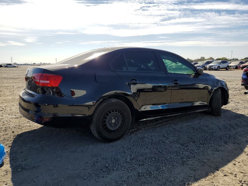 Photo 3 from auction – 2015 VOLKSWAGEN JETTA with VIN 3VW2K7AJ2FM330678
