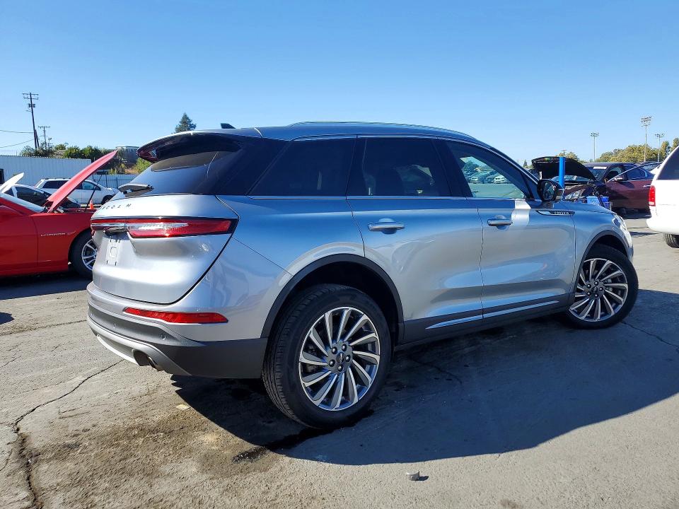 Photo 3 from auction – 2024 LINCOLN CORSAIR with VIN 5LMCJ2DA7RUL12212