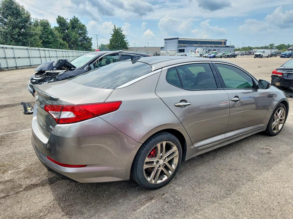 Photo 3 from auction – 2013 KIA OPTIMA with VIN 5XXGR4A60DG204770