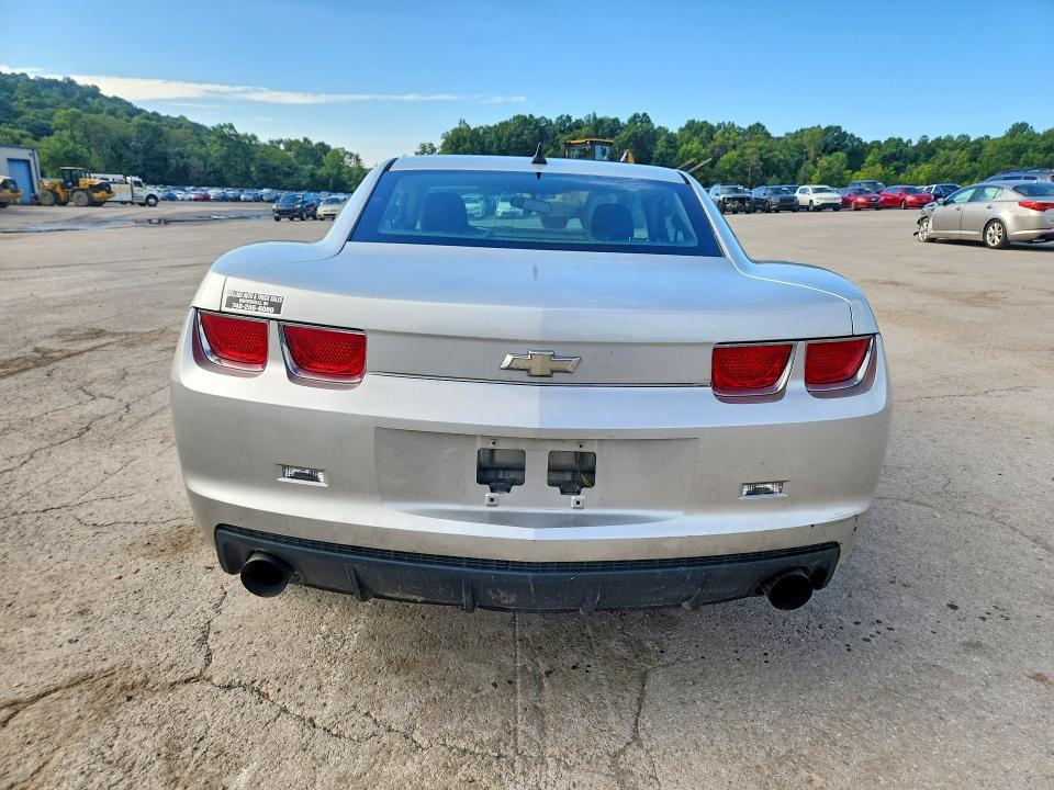 Photo 6 from auction – 2010 CHEVROLET CAMARO with VIN 2G1FB1EVXA9120628
