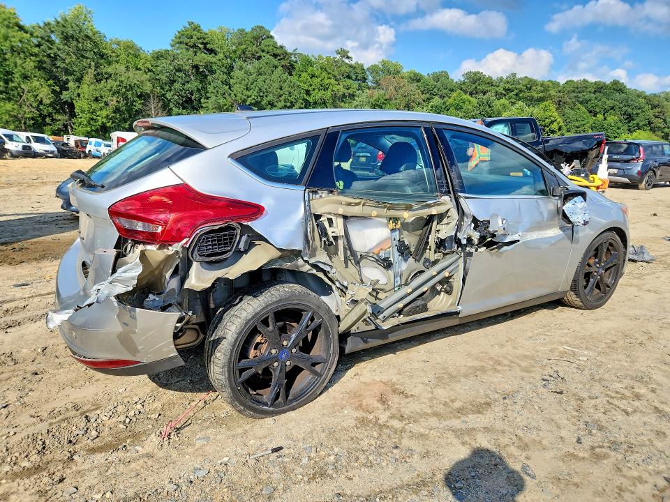 Photo 3 from auction – 2016 FORD FOCUS with VIN 1FADP3N28GL260069