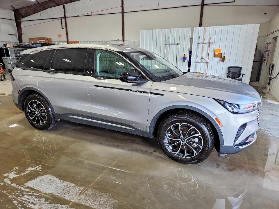 Photo 4 from auction – 2025 LINCOLN NAUTILUS with VIN 5LMPJ8JA6SJ964688