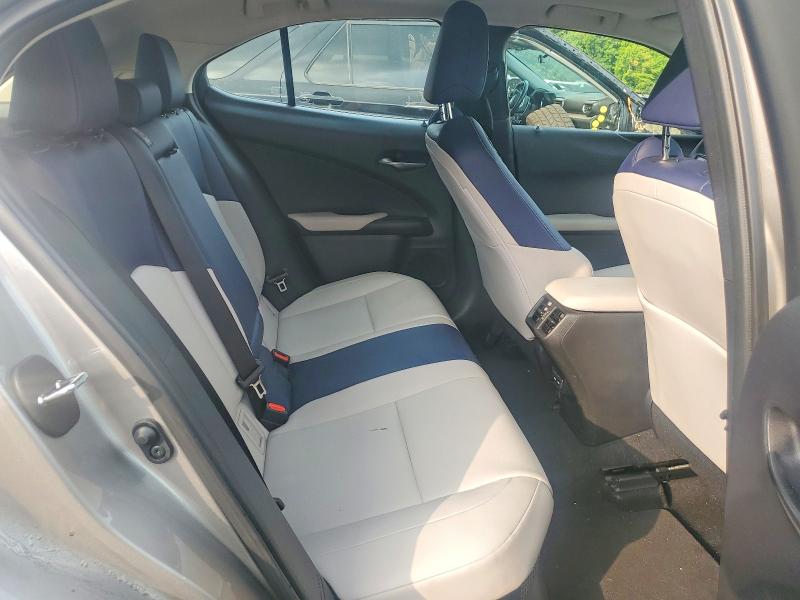 Photo 10 from auction – 2021 LEXUS UX with VIN JTHP9JBH5M2043058