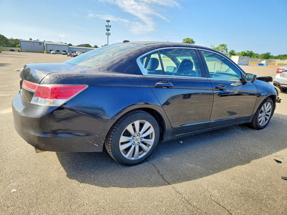 Photo 3 from auction – 2012 HONDA ACCORD with VIN 1HGCP2F83CA086972