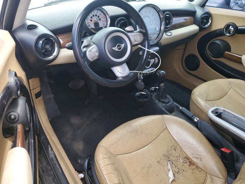 Photo 8 from auction – 2008 MINI COOPER with VIN WMWMF33558TT67153