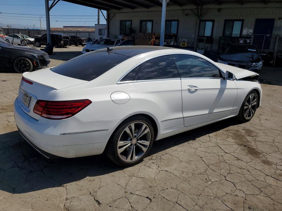 Photo 3 from auction – 2015 MERCEDES-BENZ E with VIN WDDKJ6FBXFF301713