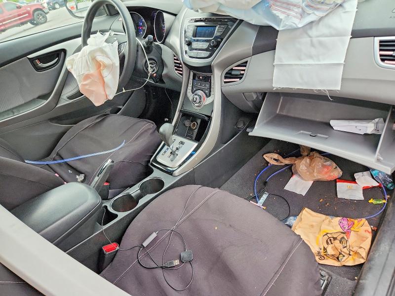 Photo 8 from auction – 2013 HYUNDAI ELANTRA with VIN 5NPDH4AE1DH407328