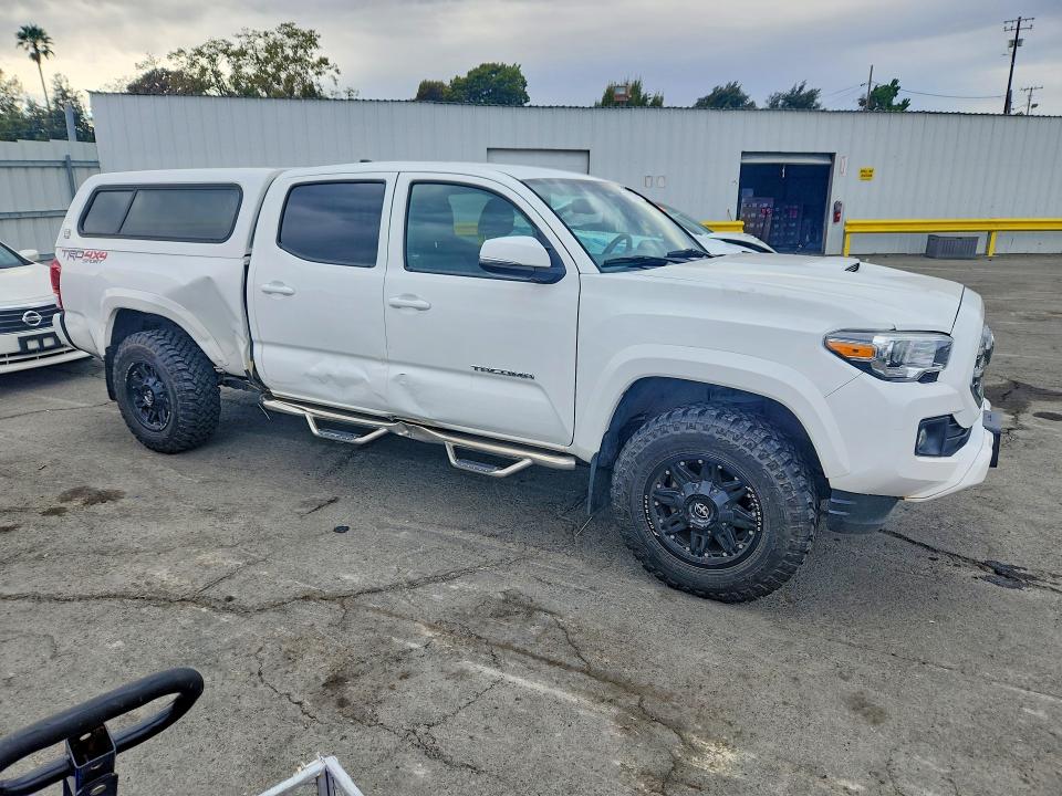 Photo 4 from auction – 2017 TOYOTA TACOMA with VIN 3TMDZ5BN7HM026147