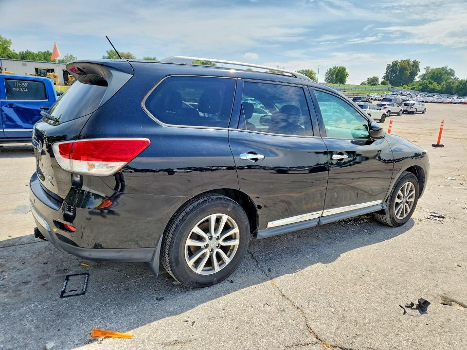 Photo 3 from auction – 2013 NISSAN PATHFINDER with VIN 5N1AR2MM8DC622977