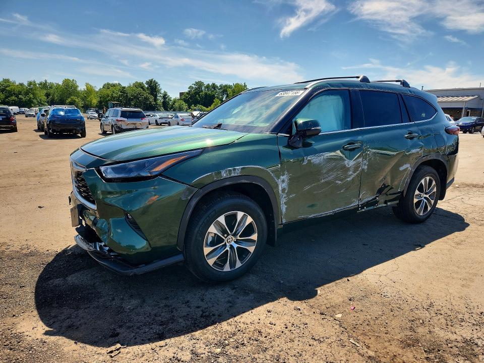 TOYOTA HIGHLANDER 2025 with VIN 5TDKDRBH4SS584892 - Photo from auction