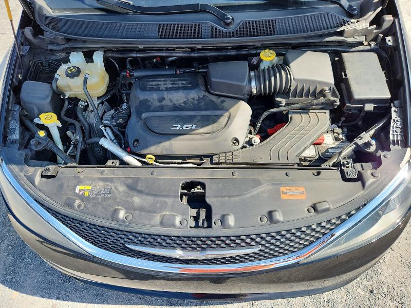 Photo 12 from auction – 2017 CHRYSLER PACIFICA with VIN 2C4RC1DG8HR713211