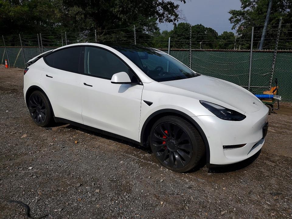 Фото 4 с аукциона – 2022 TESLA MODEL Y с VIN 7SAYGDEF1NF446205