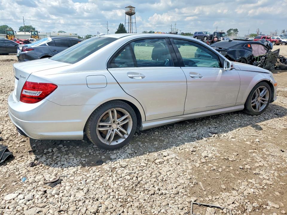 Photo 3 from auction – 2012 MERCEDES-BENZ C with VIN WDDGF8BB0CF912516