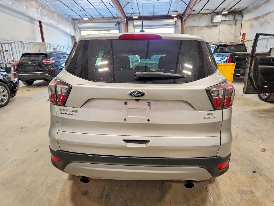 Photo 6 from auction – 2017 FORD ESCAPE with VIN 1FMCU0GD7HUB08917