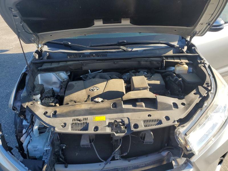 Photo 12 from auction – 2017 TOYOTA HIGHLANDER with VIN 5TDZZRFH1HS230993