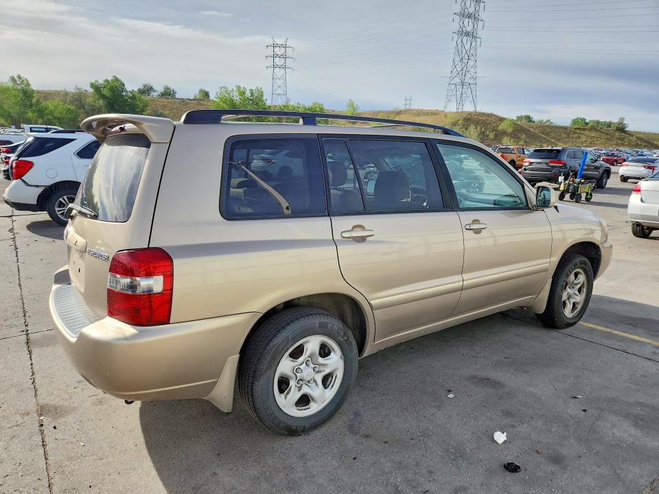 Photo 3 from auction – 2005 TOYOTA HIGHLANDER with VIN JTEDD21A450114837