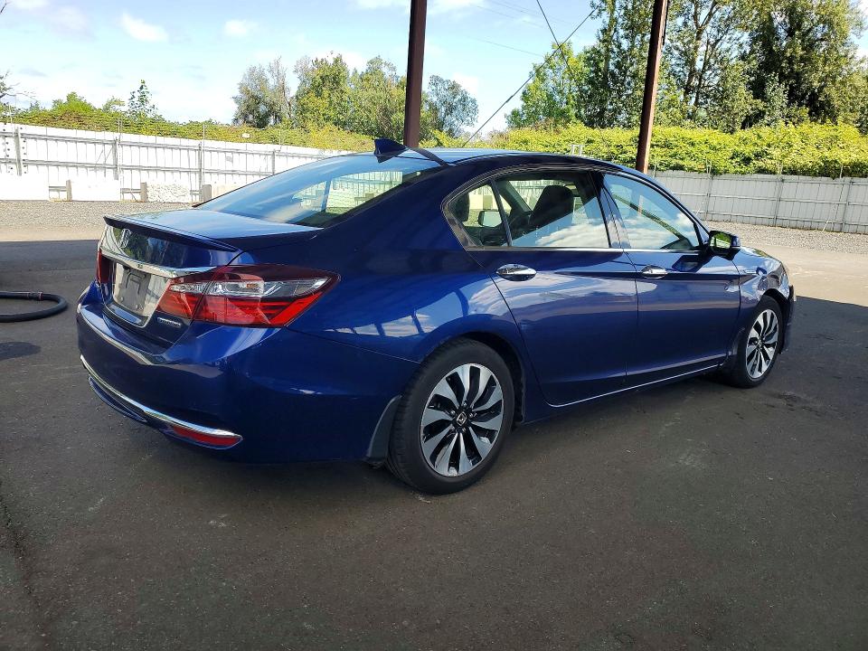 Photo 3 from auction – 2017 HONDA ACCORD with VIN JHMCR6F56HC024126