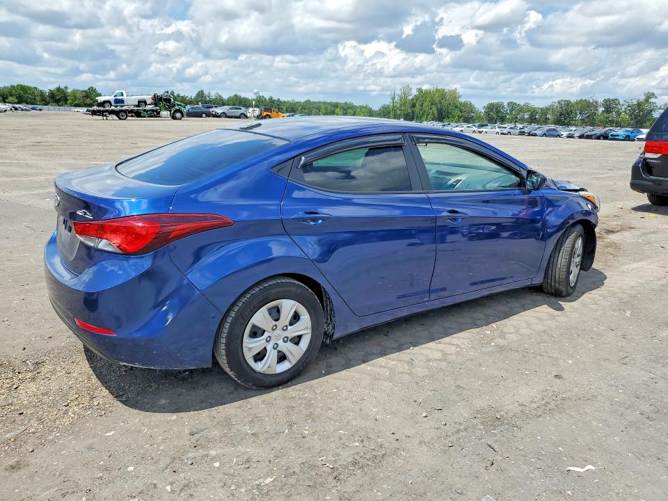 Photo 3 from auction – 2016 HYUNDAI ELANTRA with VIN 5NPDH4AE7GH697689