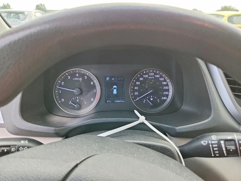 Photo 9 from auction – 2016 HYUNDAI TUCSON with VIN KM8J23A46GU185798