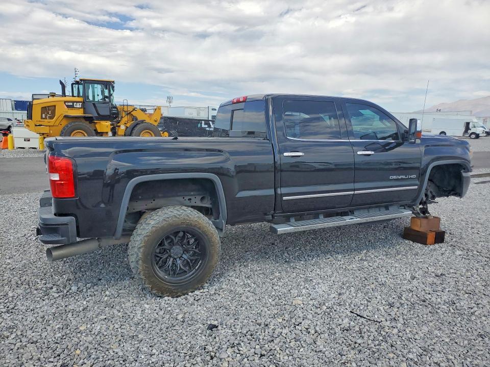 Photo 3 from auction – 2018 GMC SIERRA with VIN 1GT12UEY0JF215896